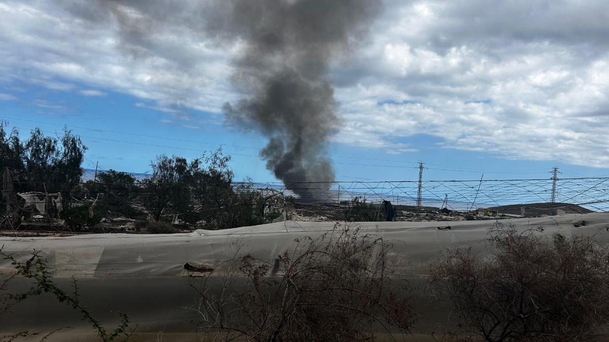 Incendio en un invernadero en Agüimes