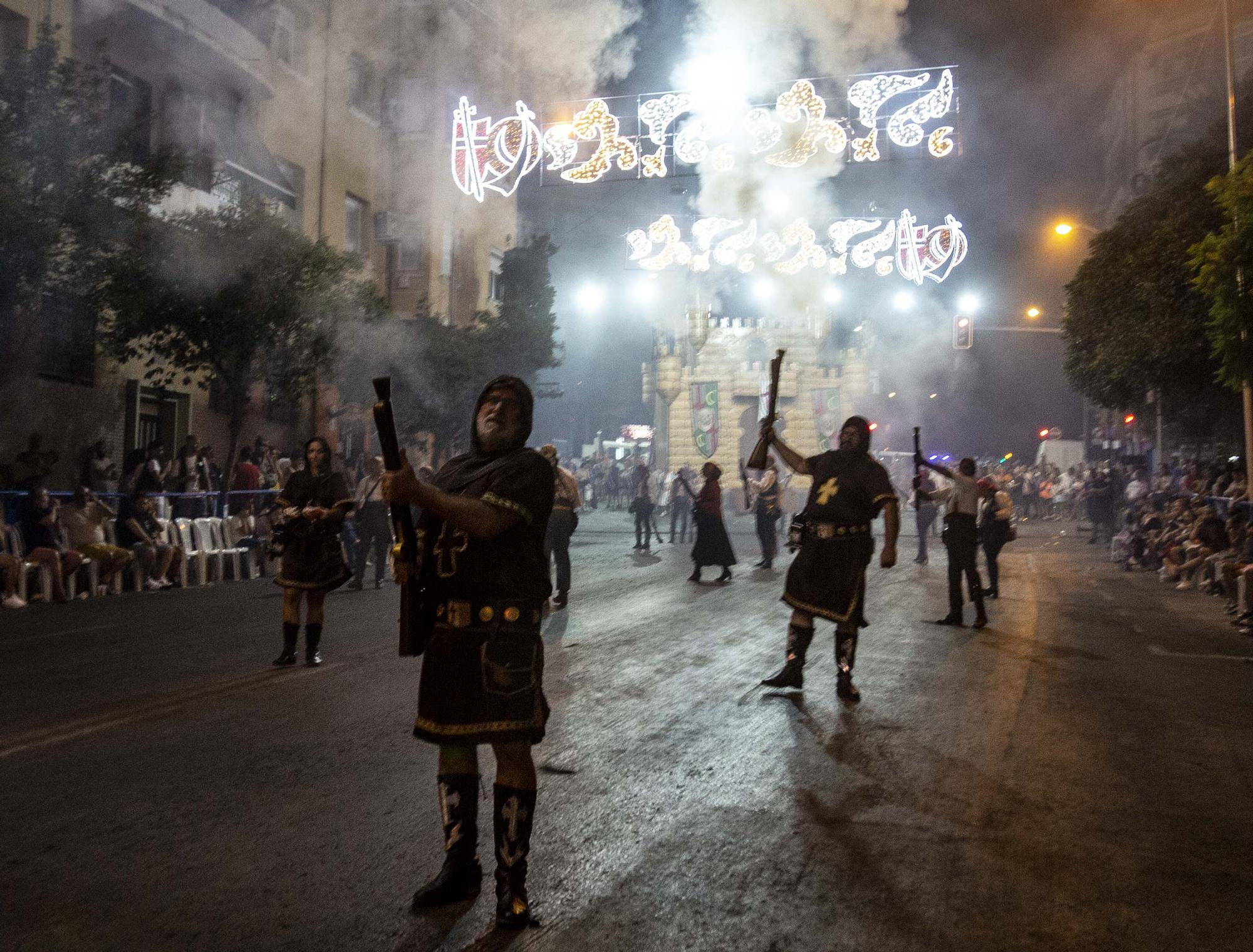 Las fiestas de Moros y Cristianos de Altozano, en Alicante, viven sus fechas principales desde esta noche con el desfile infantil y la embajada