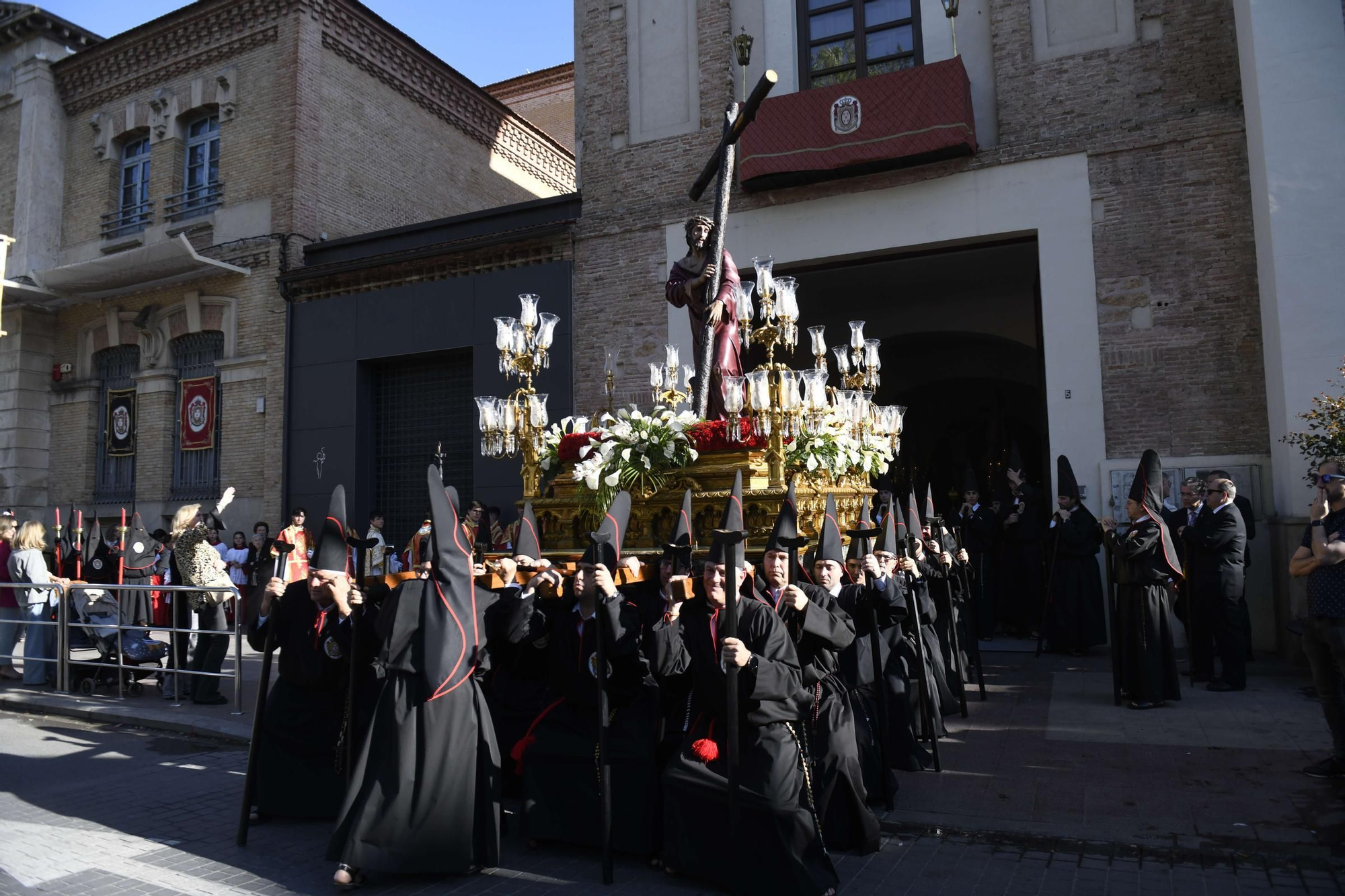 Procesión de la Soledad del Calvario en la Semana Santa de Murcia 2025.