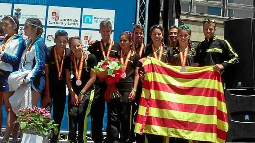 Èlia Ibarra amb la resta de representants de l&#039;equip català