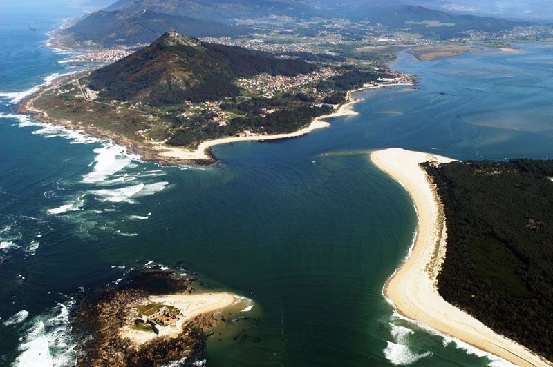 Vista de la desembocadura del río Miño por donde discurre parte del Sendero Azul litoral de A Guarda / FDV