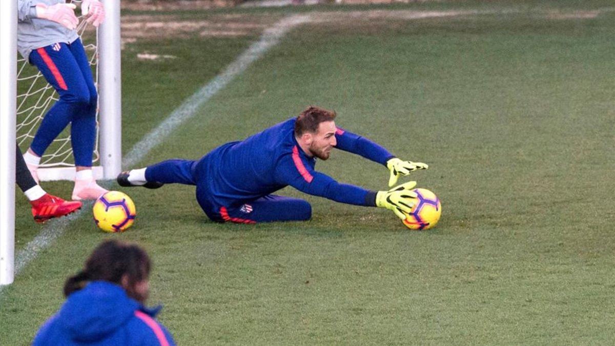 Jan Oblak se ejercitó este viernes en la víspera del Atlético - FC Barcelona