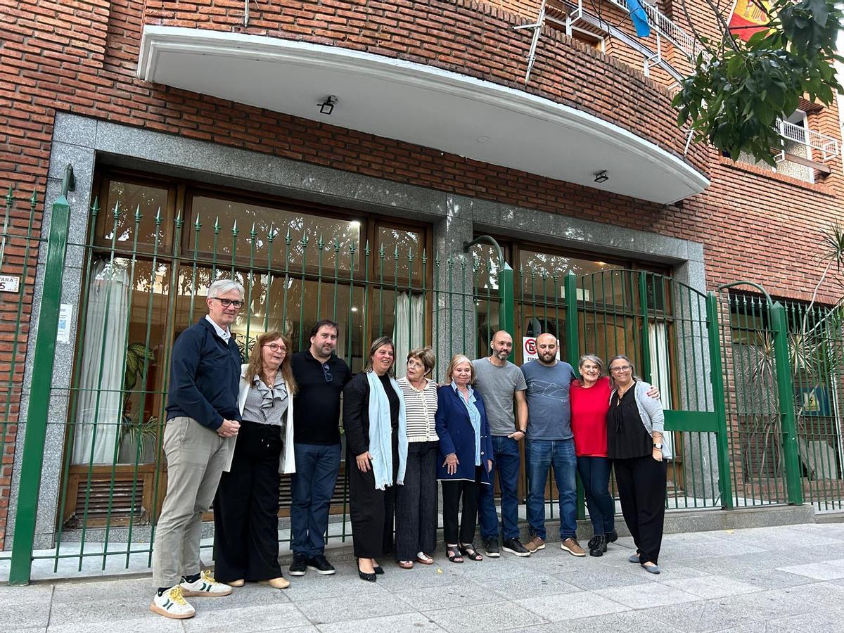 Las autoridades del Principado con los responsables del Club Tinetense