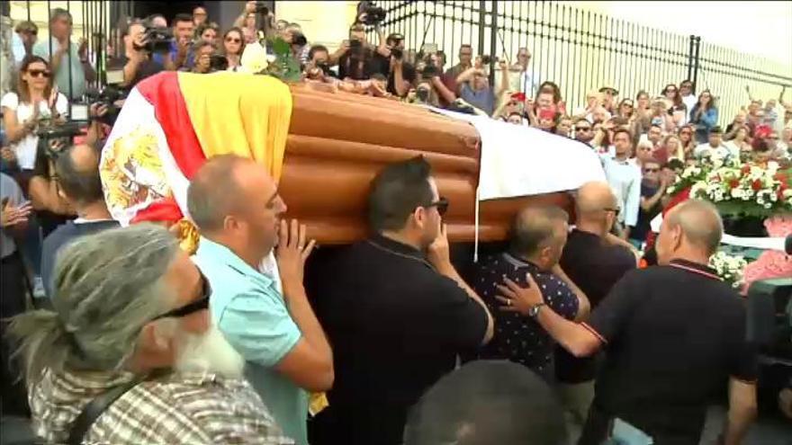 Un multitudinario funeral en Utrera da el último adiós a José Antonio Reyes