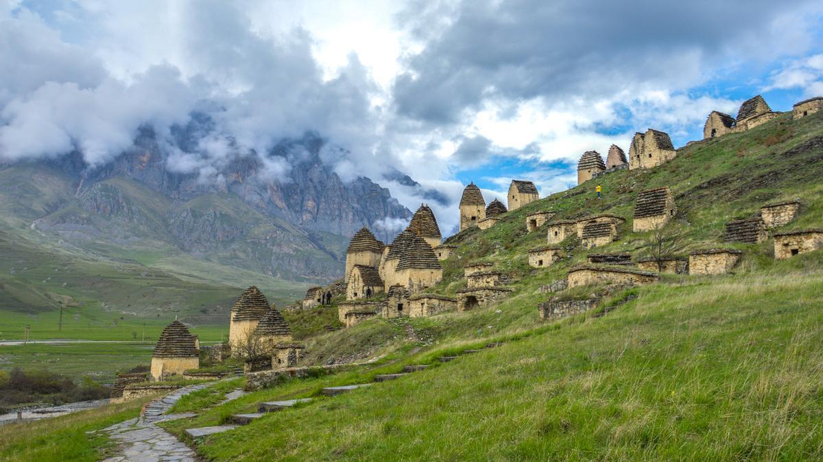 Un misterio en las montañas de Rusia: la ciudad que nadie se atreve a visitar