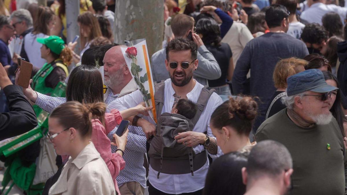Un Sant Jordi de récord, en imágenes