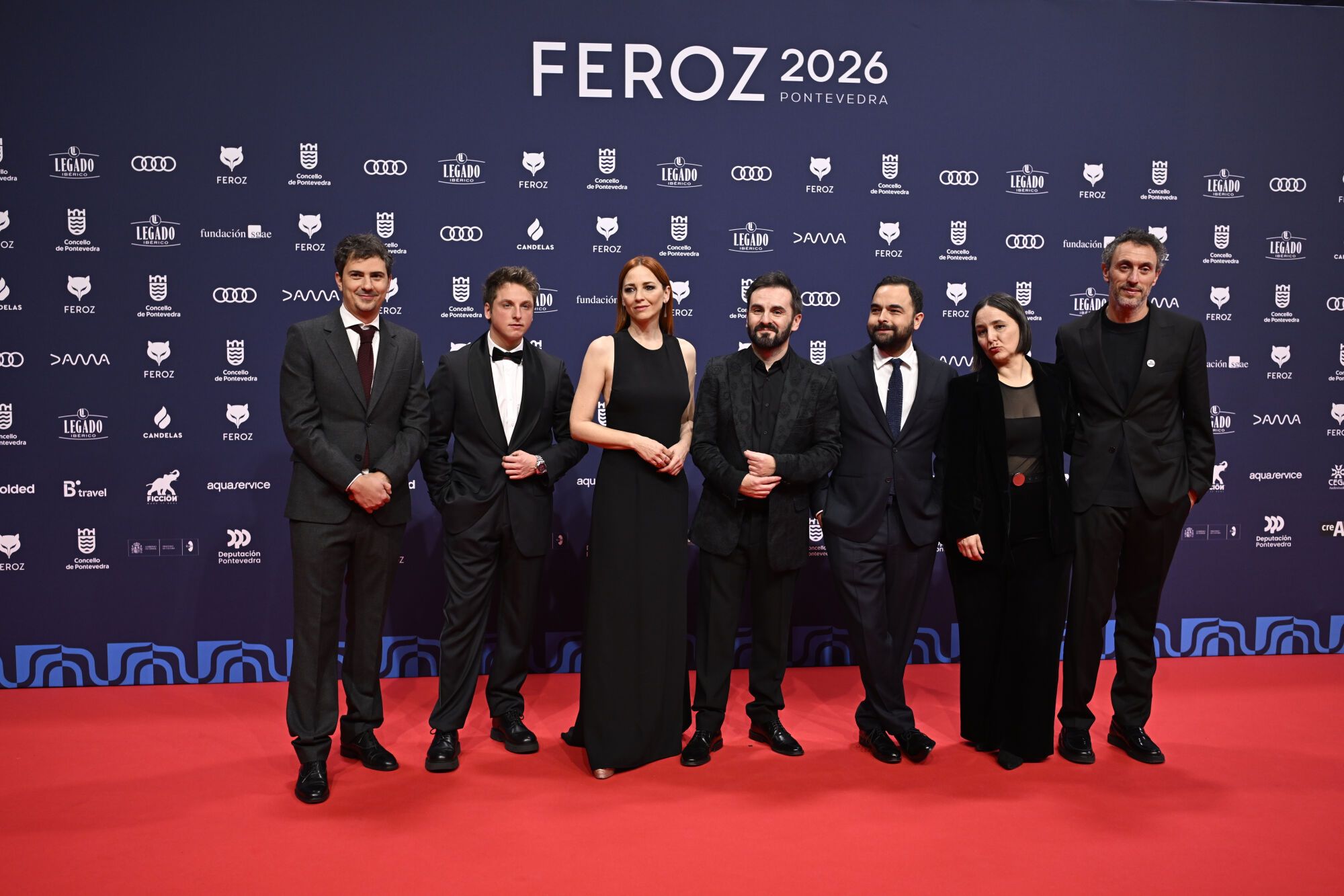 PONTEVEDRA, 24/01/2026.- Integrantes de la serie ´La vida es breve´ posan a su llegada a la gala de entrega de los Premios Feroz 2026, organizada por la Asociación de Informadores Cinematográficos de España (AICE), hoy sábado en el Pazo da Cultura de Pontevedra. EFE/Brais Lorenzo