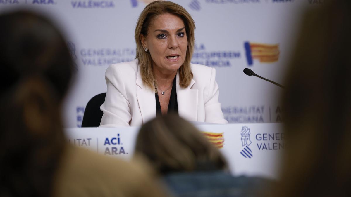 La vicepresidenta primera y portavoz del Consell, Susana Camarero, durante la rueda de prensa en la que ha informado de los asuntos tratados en el Pleno del Consell. EFE/Biel Aliño