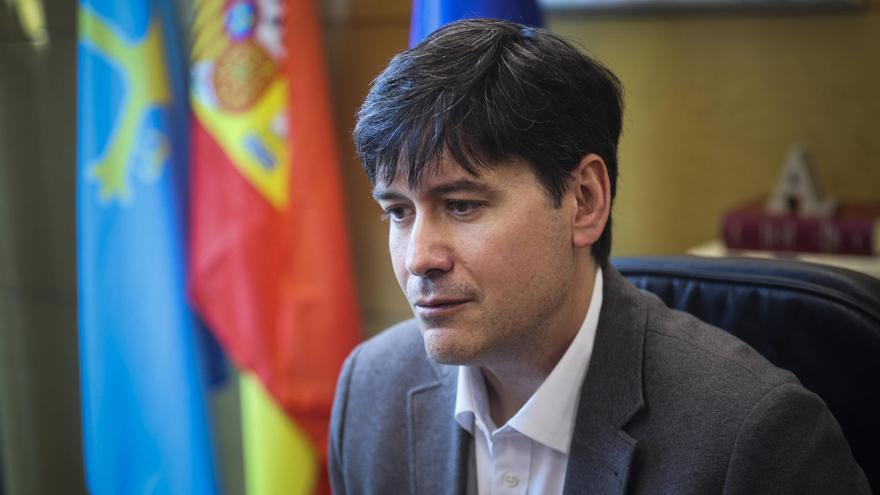 VÍDEO: El consejero de Ciencia, Borja Sánchez, concede en exclusiva una entrevista a LA NUEVA ESPAÑA tras su baja por un cáncer de colon