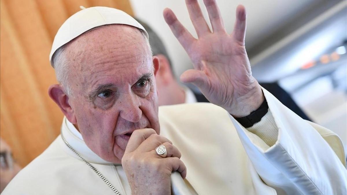 El Papa, durante la rueda de prensa que ha concedido a su regreso de Suecia.