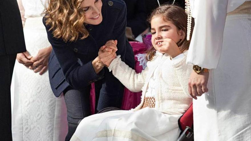 La Reina, con Julia Fernández, en Colombres.