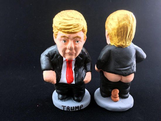 Donald Trump i Hilary Clinton ja tenen caganer