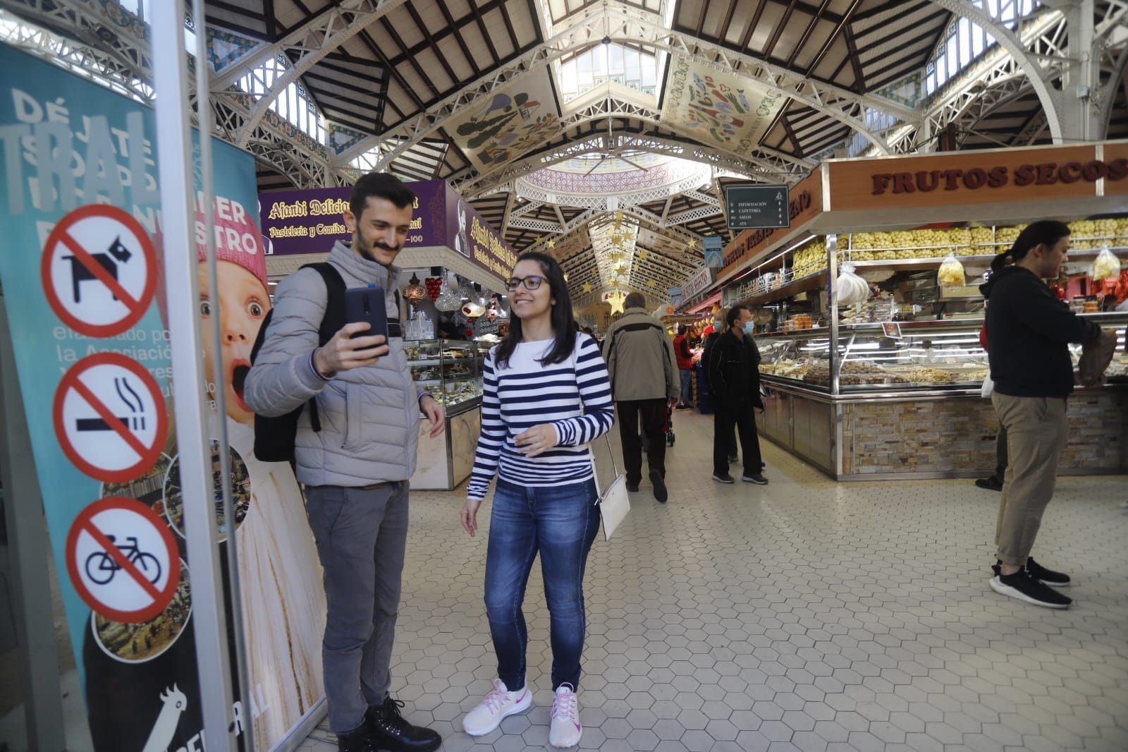 València, a rebosar con las compras de última hora