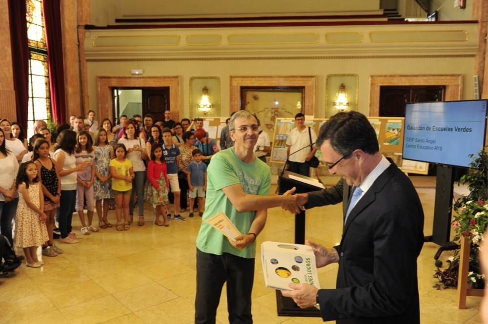 El alcalde de Murcia entrega a los niños y niñas los premios municipales del Día del Medio Ambiente