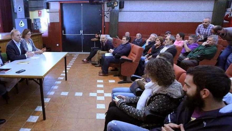 Reunión del sector maderero y forestal, ayer en Xinzo. // A. Hernández