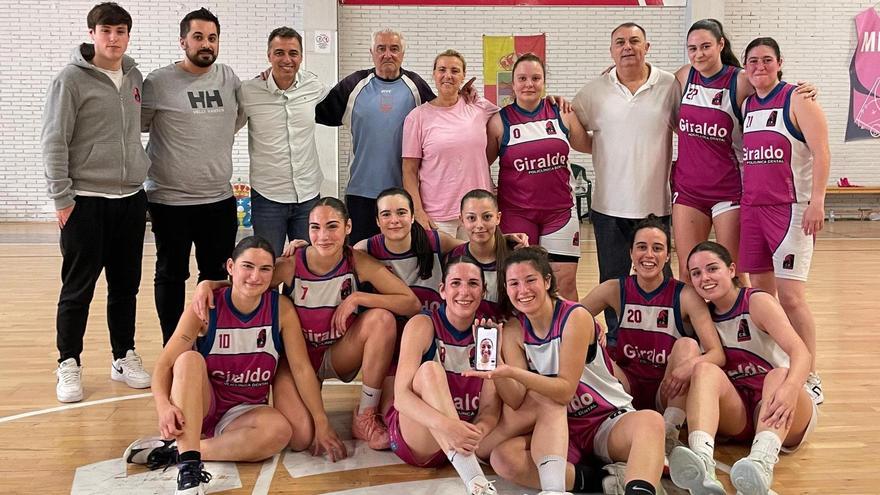 La plantilla vilagarciana celebrando el título autonómico.