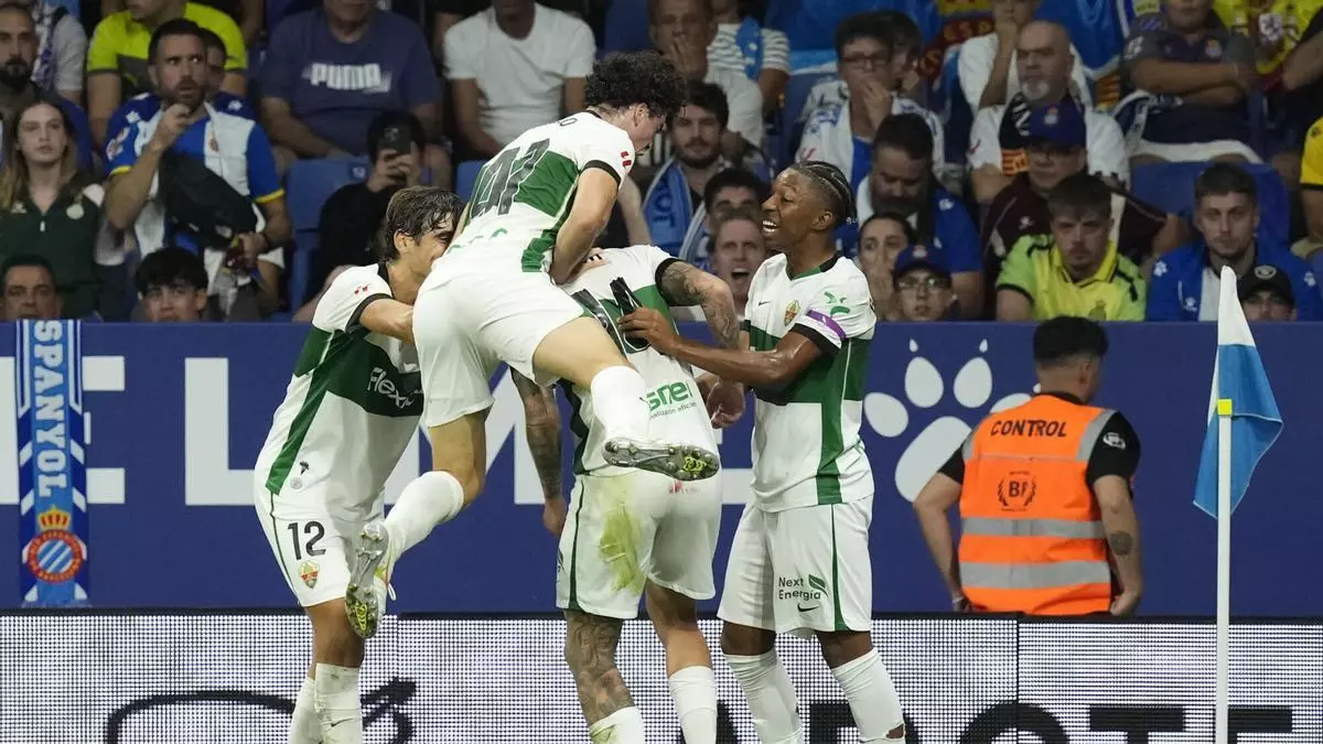 ¡Victoria balsámica del Elche en el RCDE Stadium!