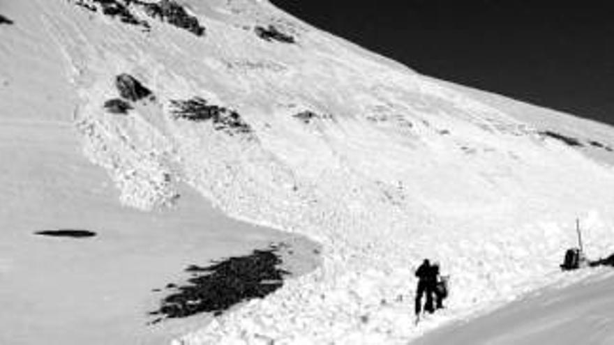 Muere un montañero navarro sepultado por un alud en Ansó