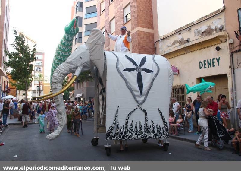 Desfile de peñas y toro