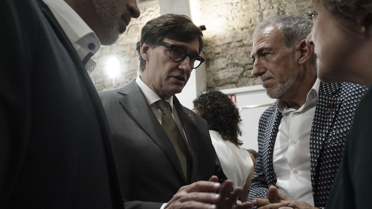 Salvador Illa amb Esteve Pintó i Sílvia Gratacós, als dipòsits vells