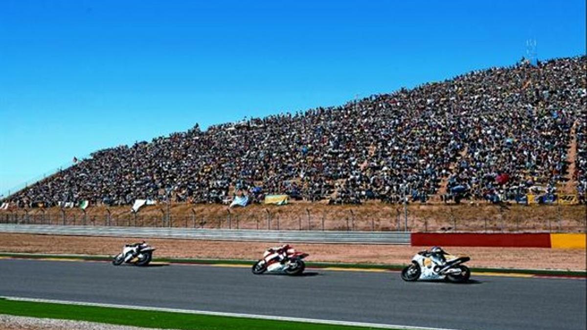 Alcañiz vivió una fiesta del motociclismo con la disputa del gran premio, que reunió a más de 70.000 espectadores en el nuevo  circuito.