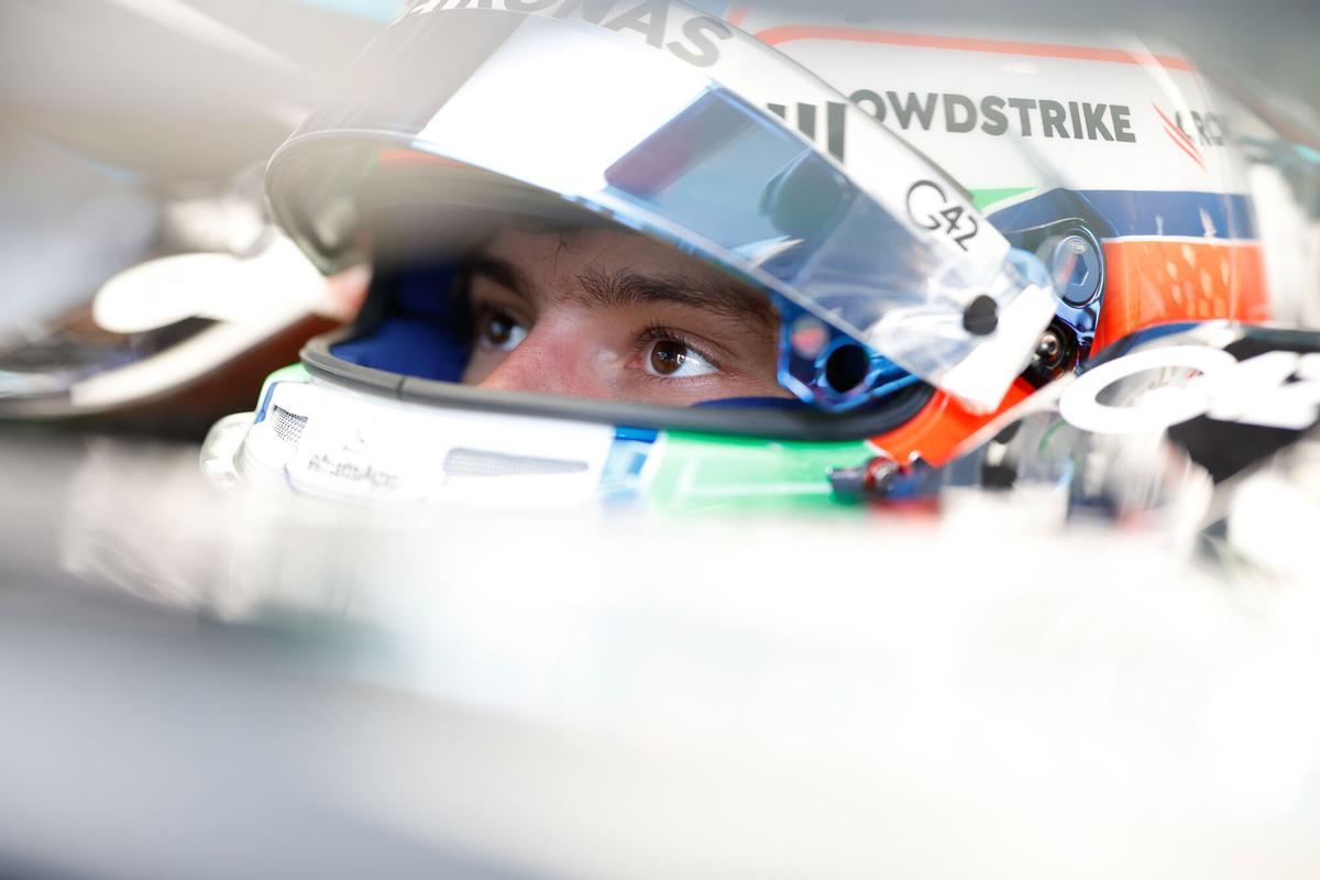 Kimi Antonelli, en el interior de su monoplaza.