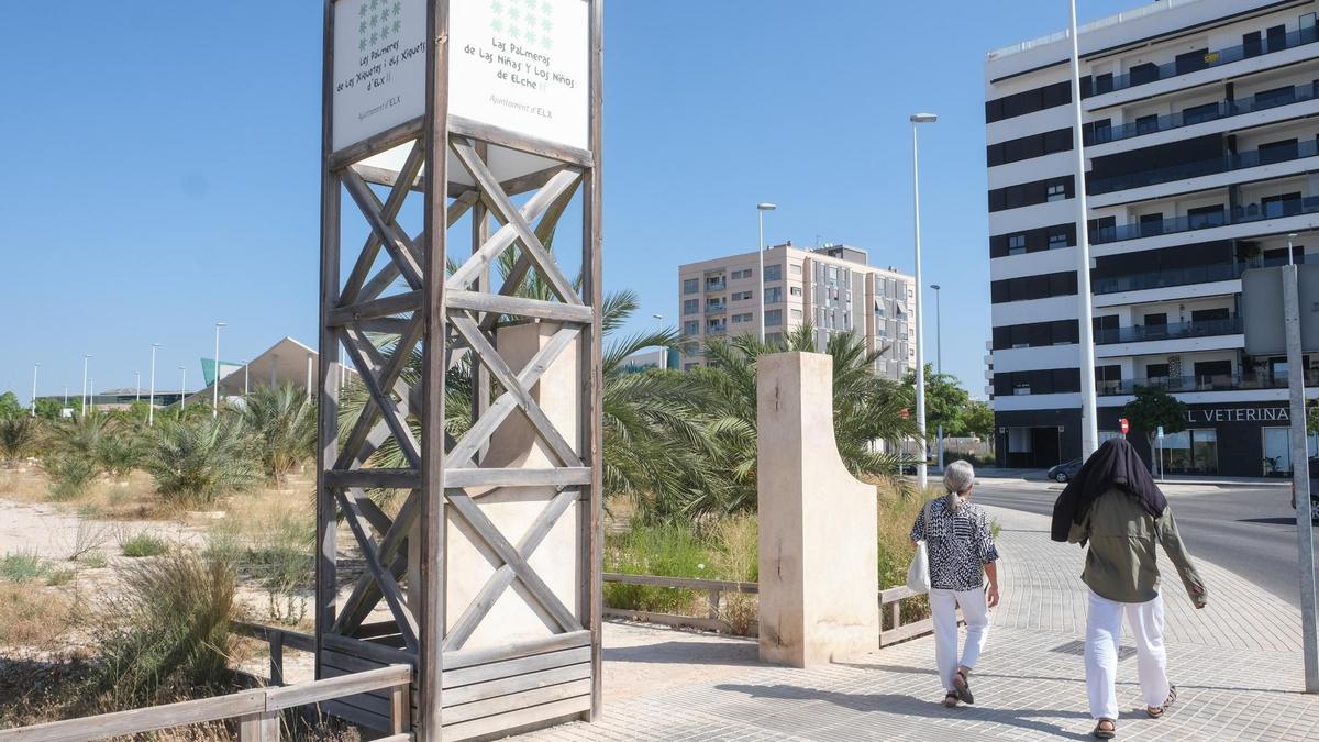Puerta del Jardín de las Palmeras de las Niñas y los Niños de Elche