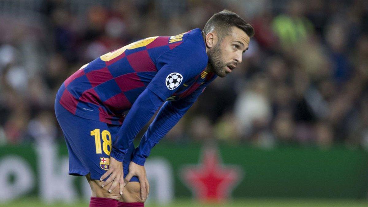 Jordi Alba salió del terreno de juego al descanso y ya no volvió