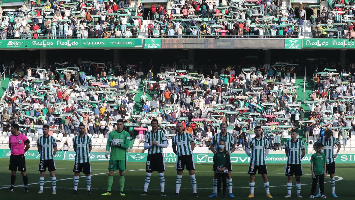 La afición del Córdoba CF durante el partido frente al Coria
