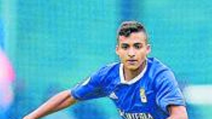 Charbel, en un partido con el juvenil del Oviedo. | Real Oviedo