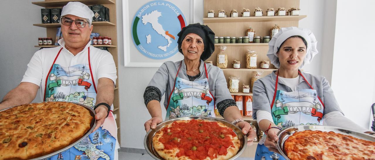 Giovanni, Grazia y Alicia presentan sus pizzas el Sabor de la Puglia.