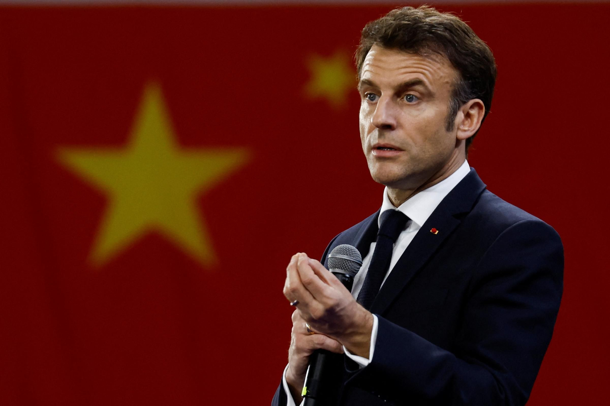 El presidente francés, Emmanuel Macron, durante un coloquio en la universidad Sun Yat-sen, el pasado 7 de abril.