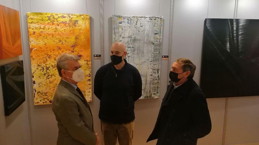 El Colegio de Aparejadores acogerá hasta el 15 de enero la exposición "Arte ...naturalmente" de José Alonso