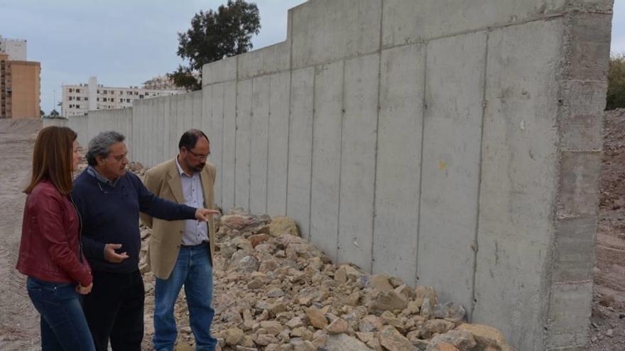 Acabado el muro de la rambla Culebras