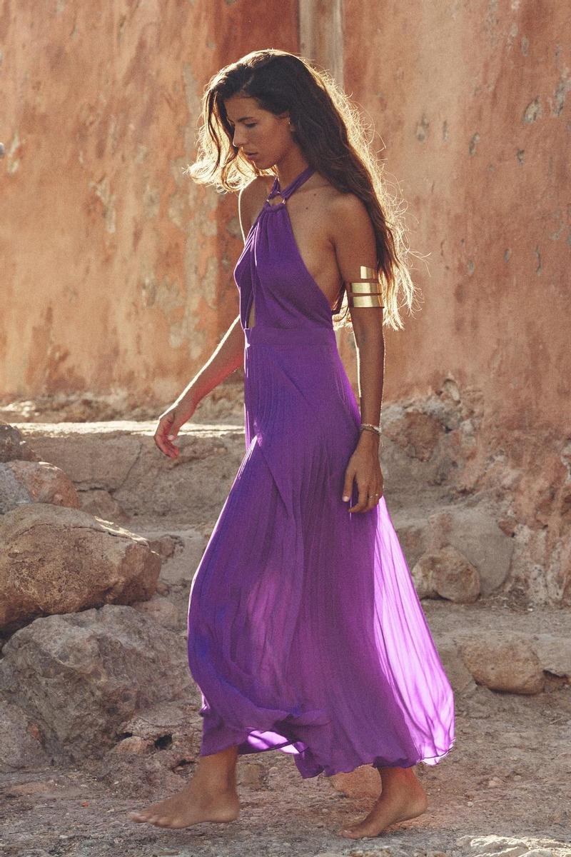 Vestido morado midi con cuello halter con anilla de Zara