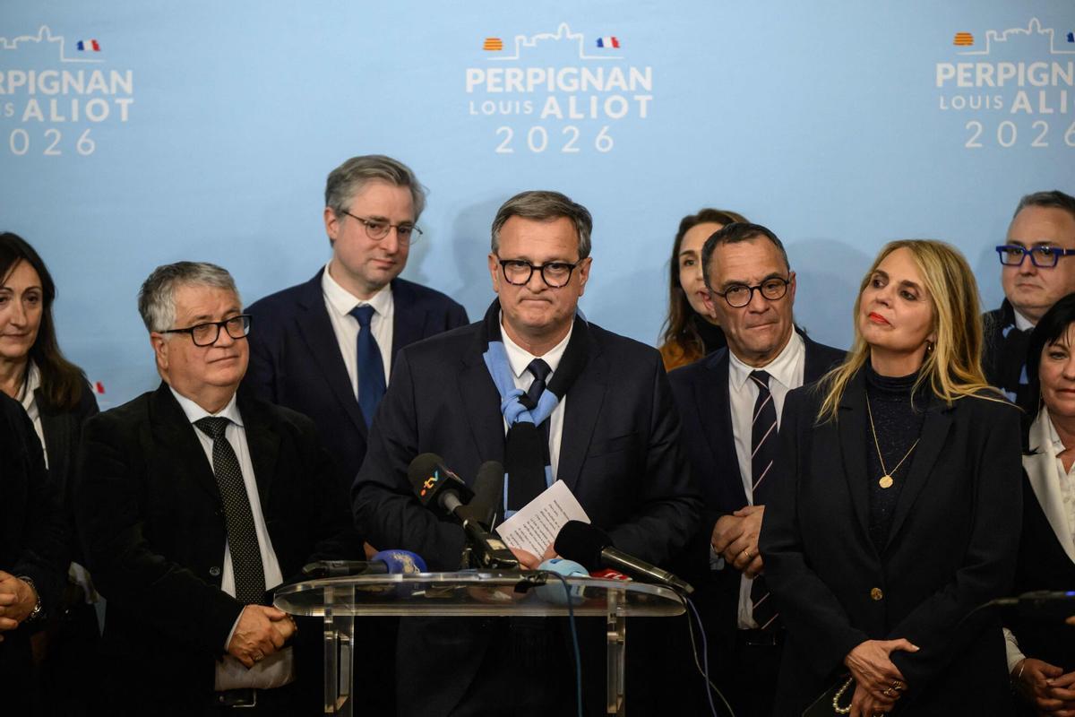 El alcalde de Perpinyà, Louis Aliot, la noche del domingo tras salir ganador en las elecciones.