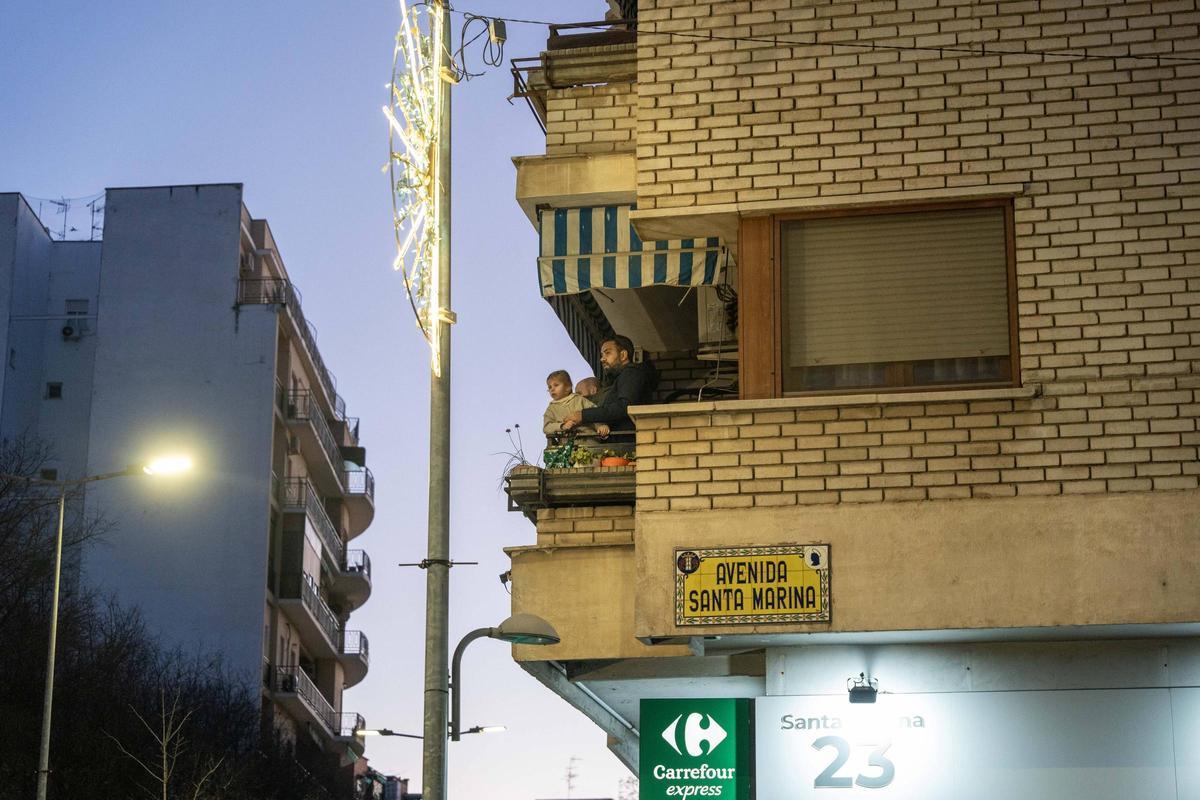 Fotogalería | Así fue el paso de los Reyes Magos por Badajoz