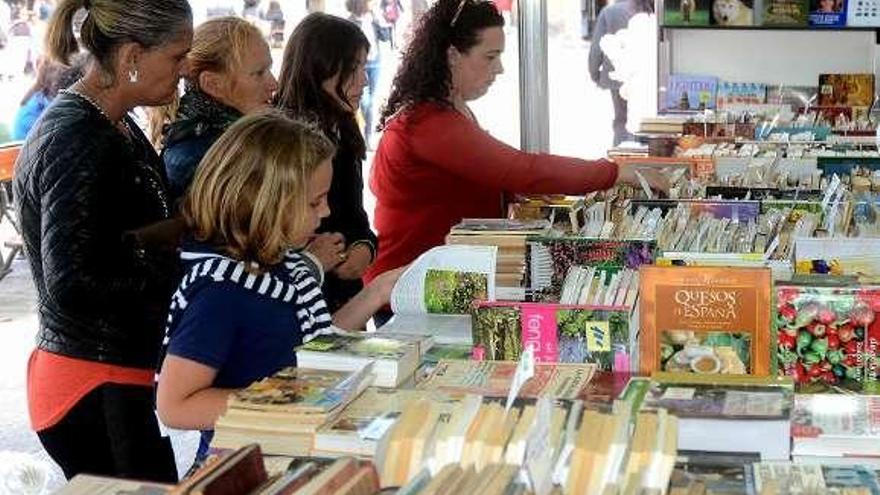 No pocos clientes ya acudieron ayer a la feria.