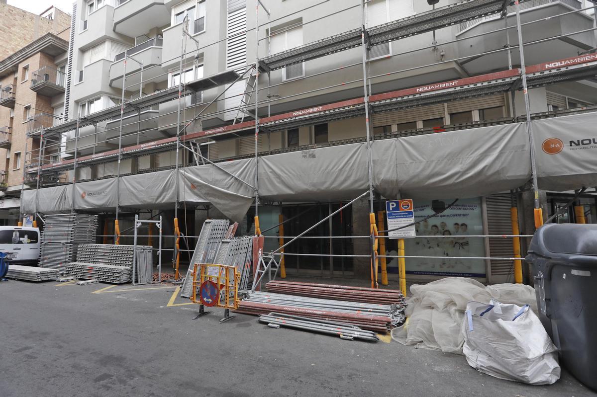 Als baixos del número 21 del carrer Maluquer Salvador s'hi podria situar l'espai cívic del 'Eixample.