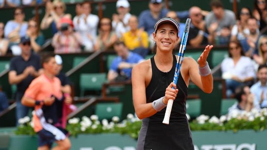 Muguruza barre a Sharapova y pasa a semifinales