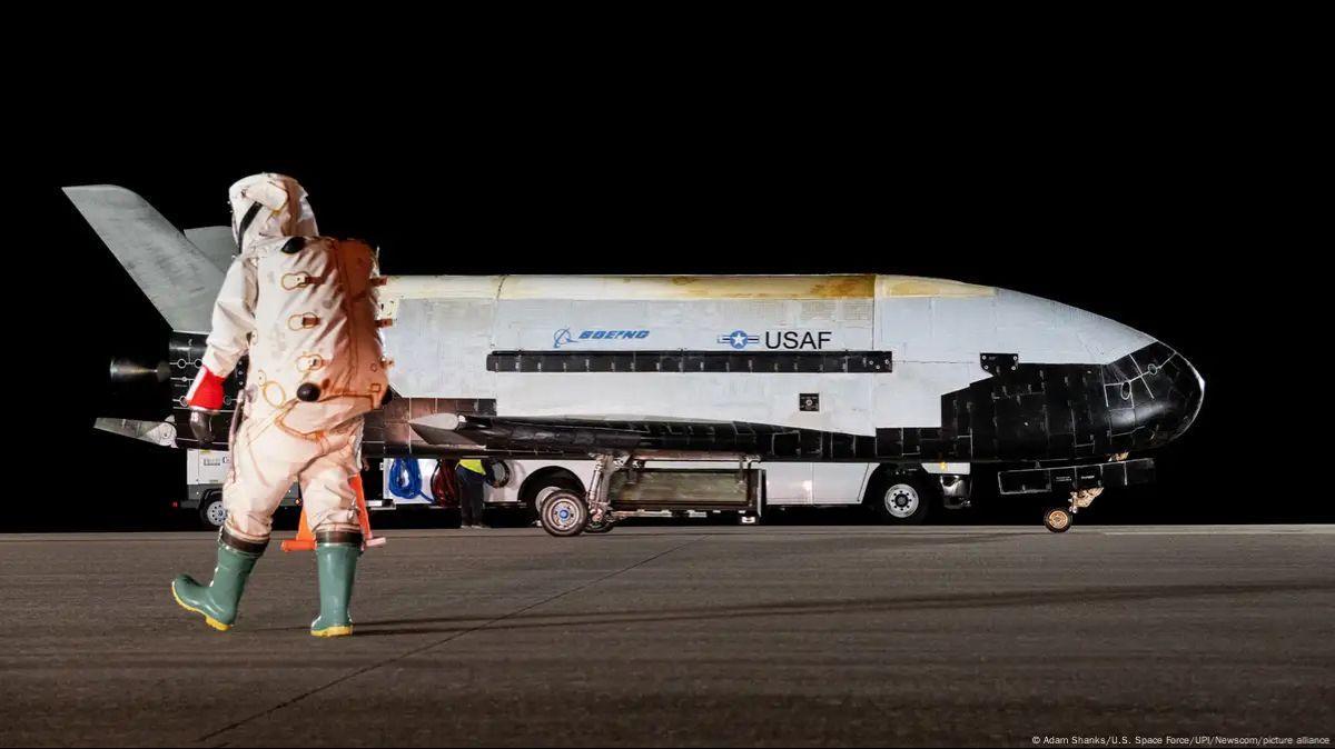 El avión espacial secreto X-37B despegó a bordo de un cohete de SpaceX.