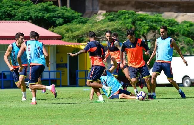 Entrenamiento UD Las Palmas en Barranco Seco ...