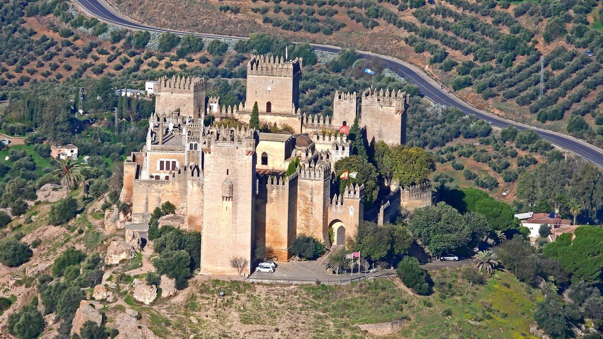 Vista aérea del castillo de Almodóvar.