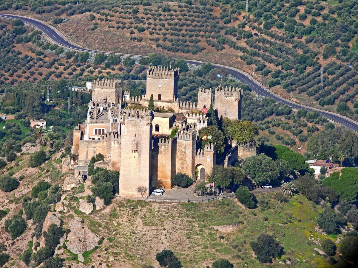 Vista aérea del castillo de Almodóvar.