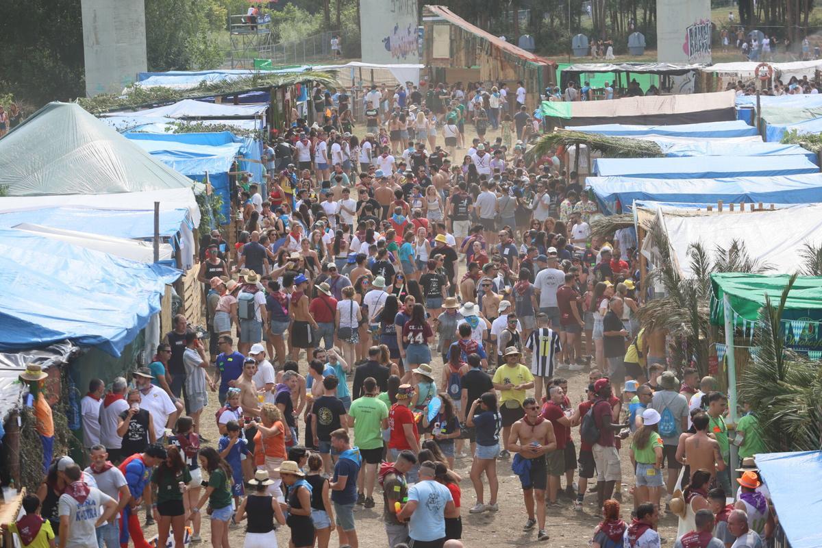 Pravia baila al ritmo del Xiringüelu: así fue la romería más multitudinaria de Asturias