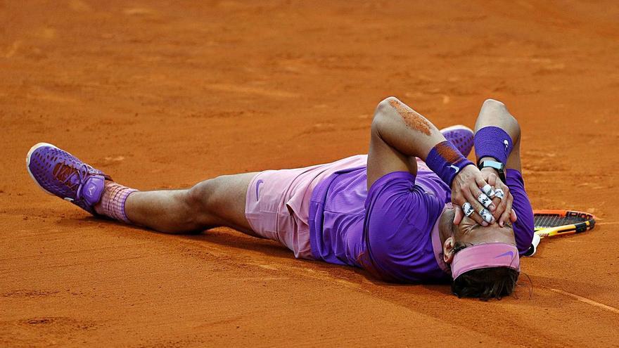 Nadal resiste al empuje de Tsitsipas