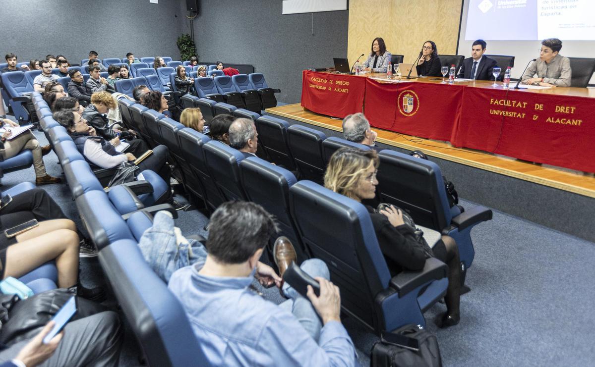 Un momento de la mesa de debate.