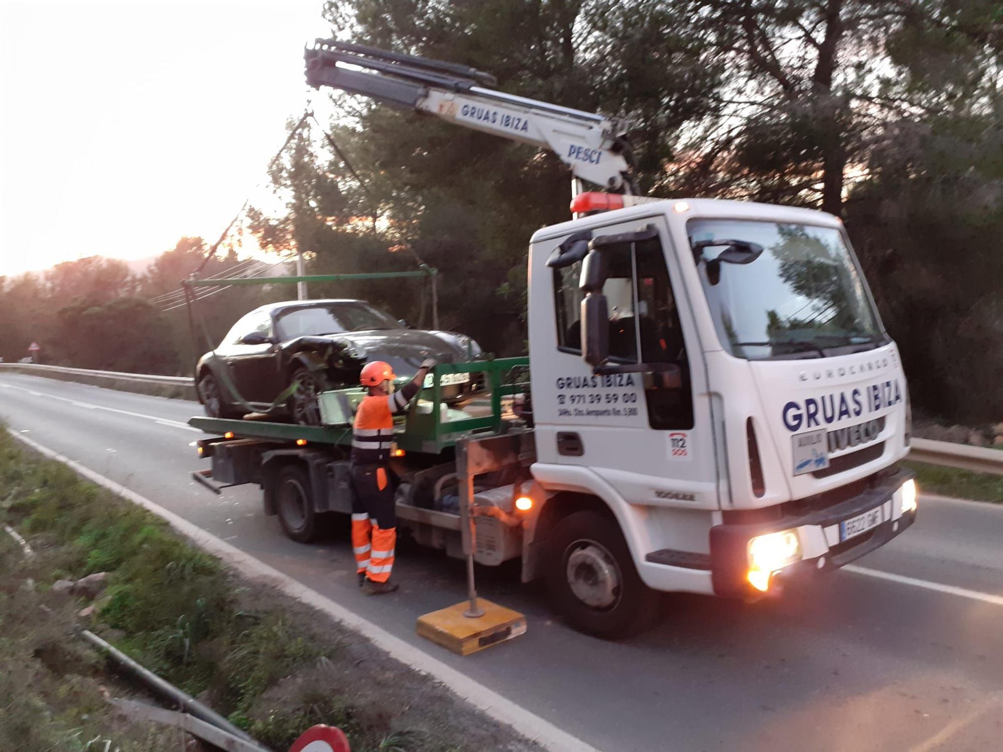 Accidente de tráfico de un Porsche en Ibiza