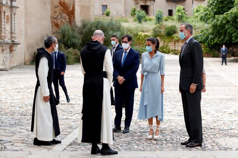 Els Reis visiten el monestir de Poblet enmig de protestes i un fort dispositiu policial