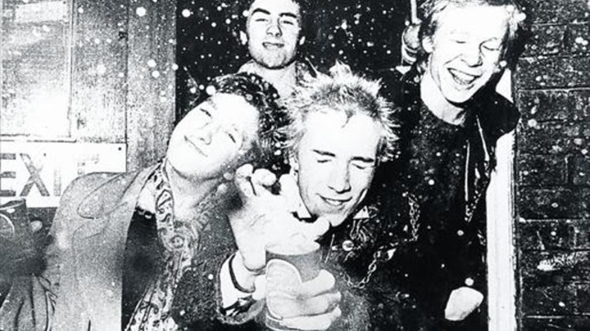 'Los Sex Pistols, con John Lydon en primer plano, en 1976.